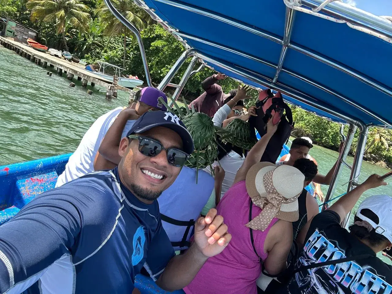 Clientes en traslado turístico por Santo Domingo